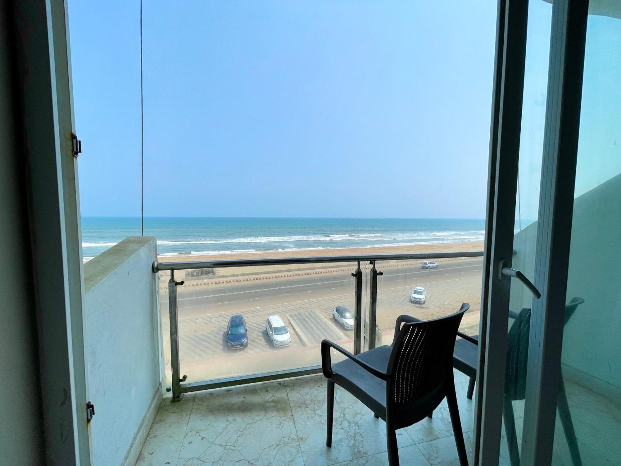 Hotel Tbs ! Puri All-Rooms-Sea View Fully-Air-Conditioned-Hotel With-Lift-And-Parking-Facility Breakfast-Included Extérieur photo